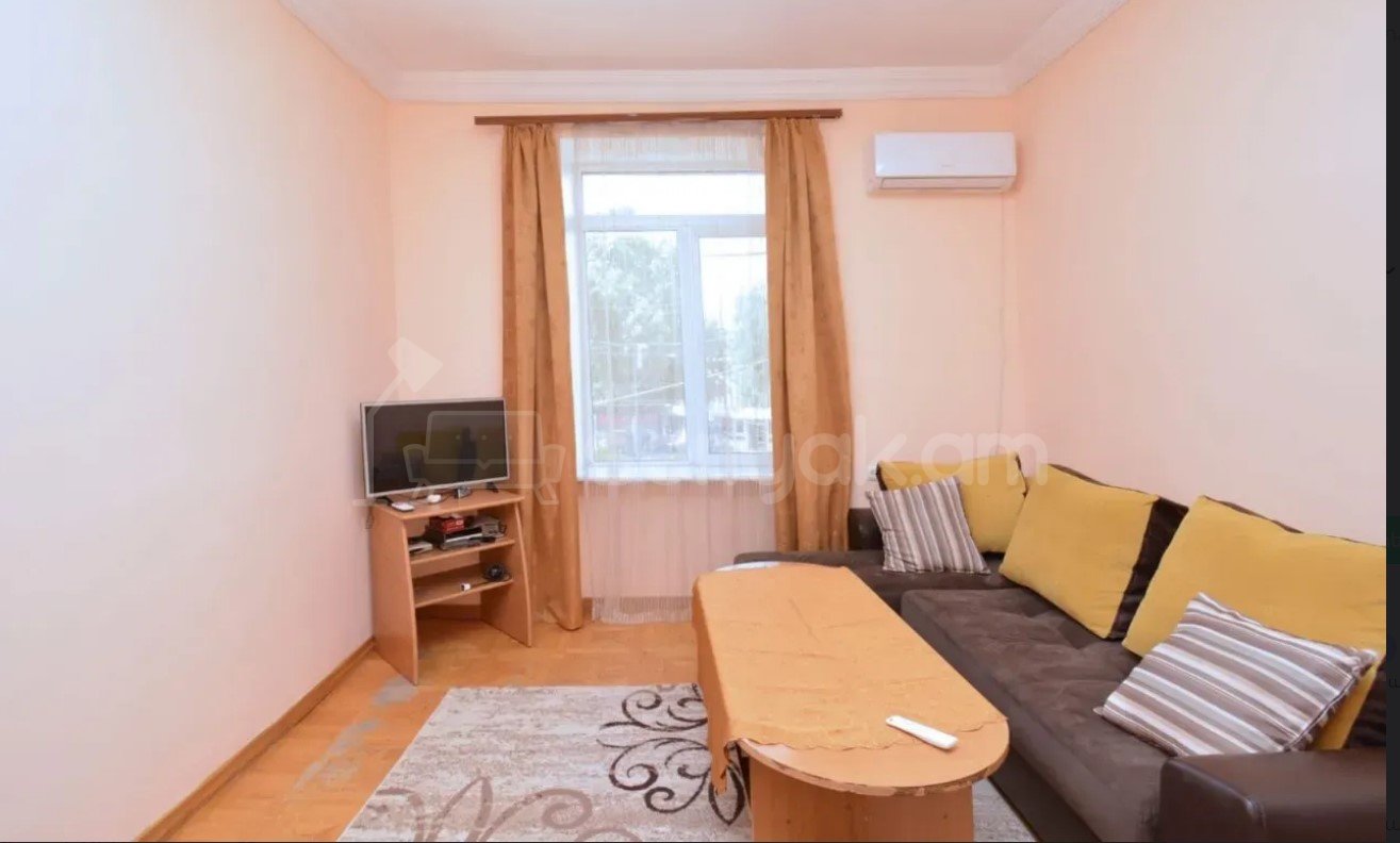 1 Սենյականոց Բնակարան Քարե Շենքում, 40քմ, 2/5 հարկ, Կապիտալ Վերանորոգված, Կահավորված