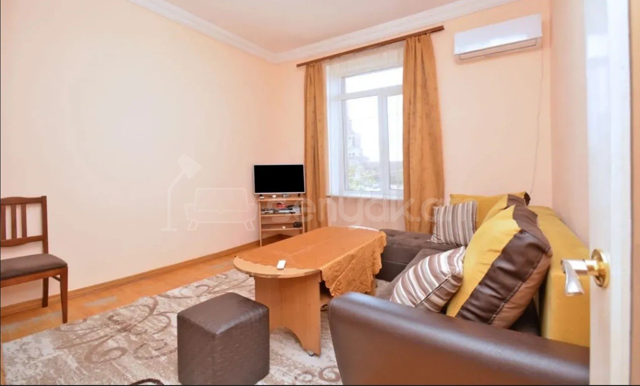 1 Սենյականոց Բնակարան Քարե Շենքում, 40քմ, 2/5 հարկ, Կապիտալ Վերանորոգված, Կահավորված