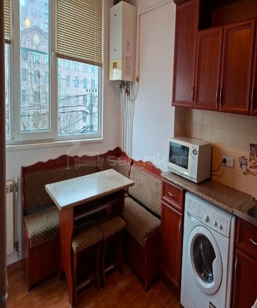 1 Սենյականոց Բնակարան, 42քմ, 4/10 հարկ, Կոսմետիկ Վերանորոգված, Կահավորված, Արևկող