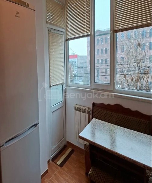 1 Սենյականոց Բնակարան, 42քմ, 4/10 հարկ, Կոսմետիկ Վերանորոգված, Կահավորված, Արևկող