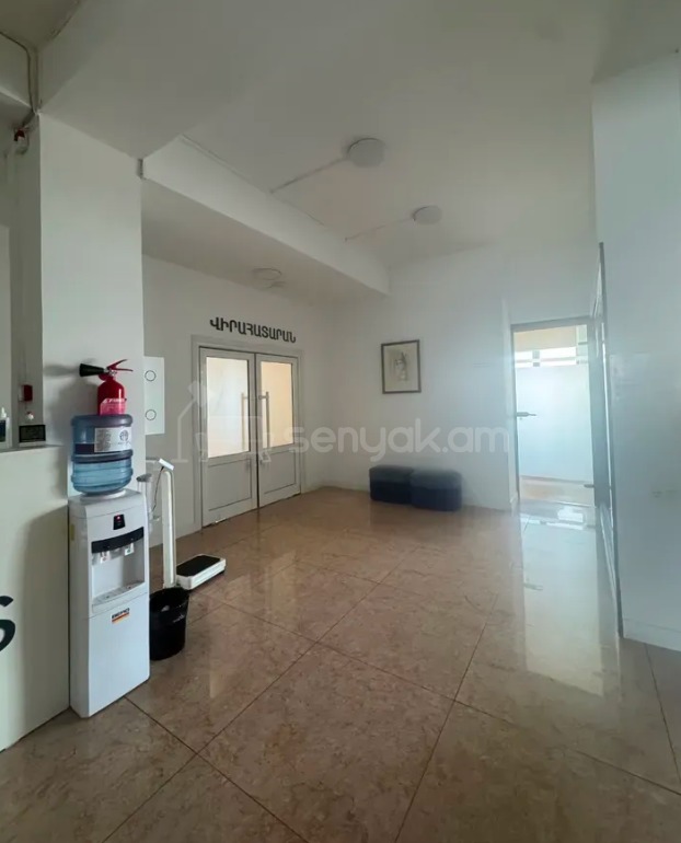 Օֆիսային Տարածք, 800քմ, Կապիտալ Վերանորոգված