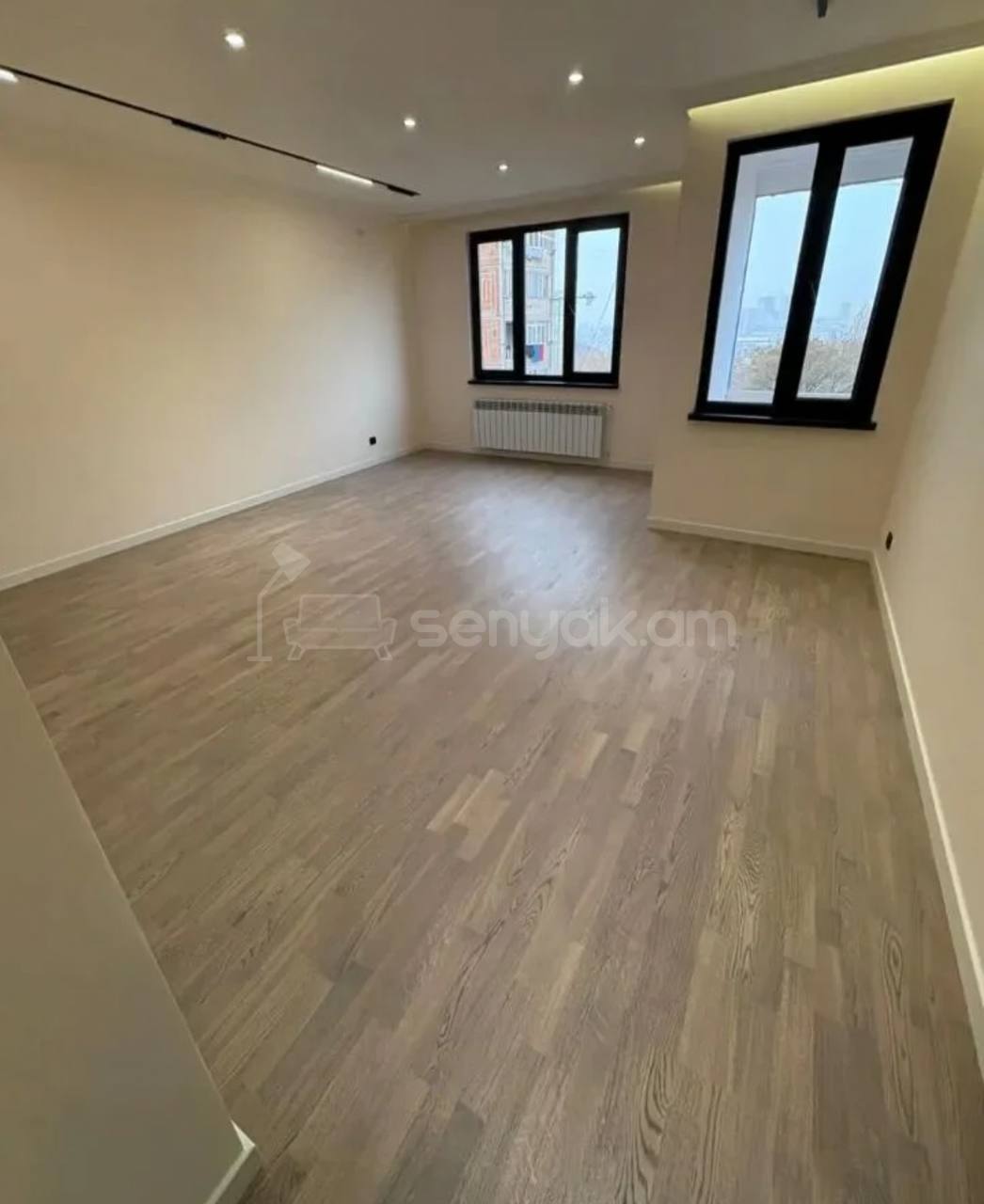 3 Սենյականոց Բնակարան Քարե Շենքում, 107քմ, 2/5 հարկ, Կապիտալ Վերանորոգված