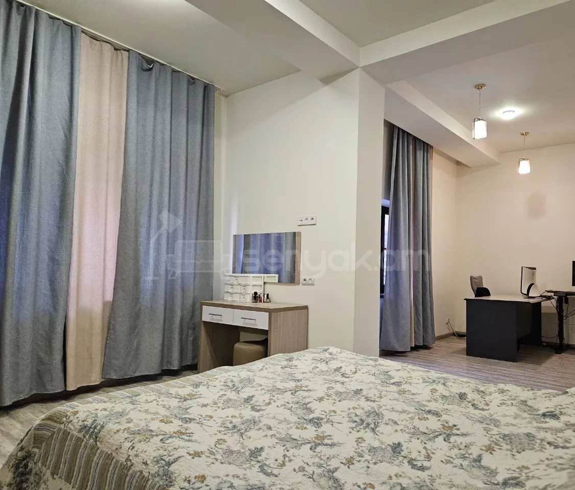 4 Սենյականոց Սեփական Տուն, 200քմ, Կապիտալ Վերանորոգված, Ավտոտնակով