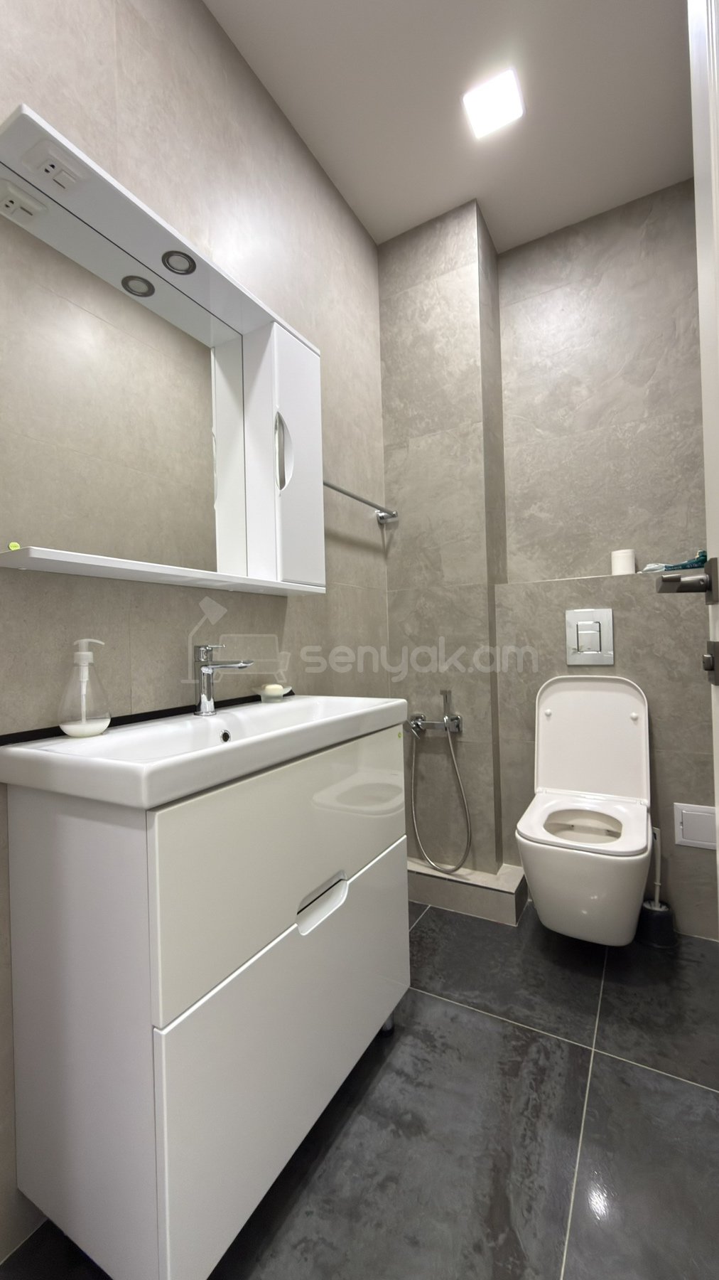 3 Սենյականոց Բնակարան Նորակառույցում, 81քմ, 11/16 հարկ, Դիզայներական Վերանորոգված