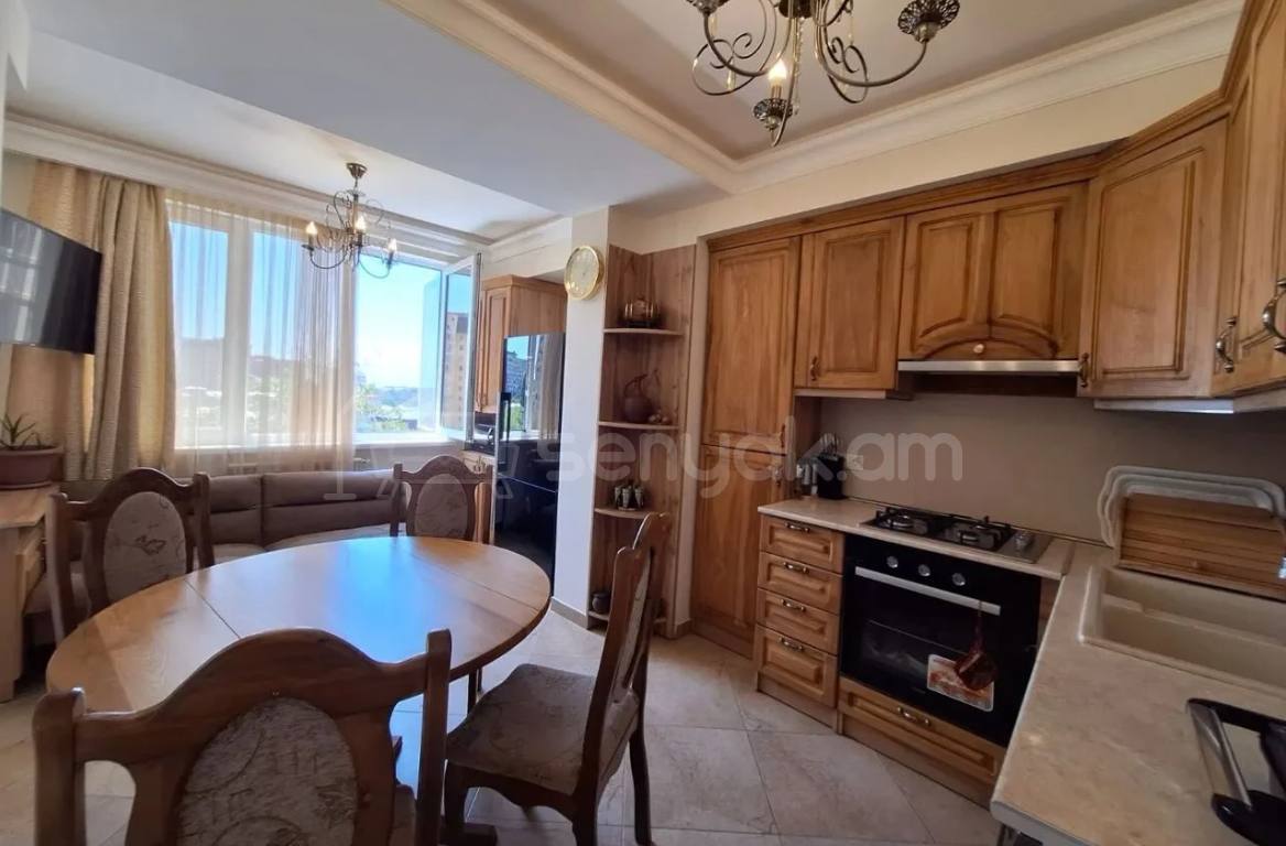 3 Սենյականոց Բնակարան, 72քմ, 3/9 հարկ, Կապիտալ Վերանորոգված