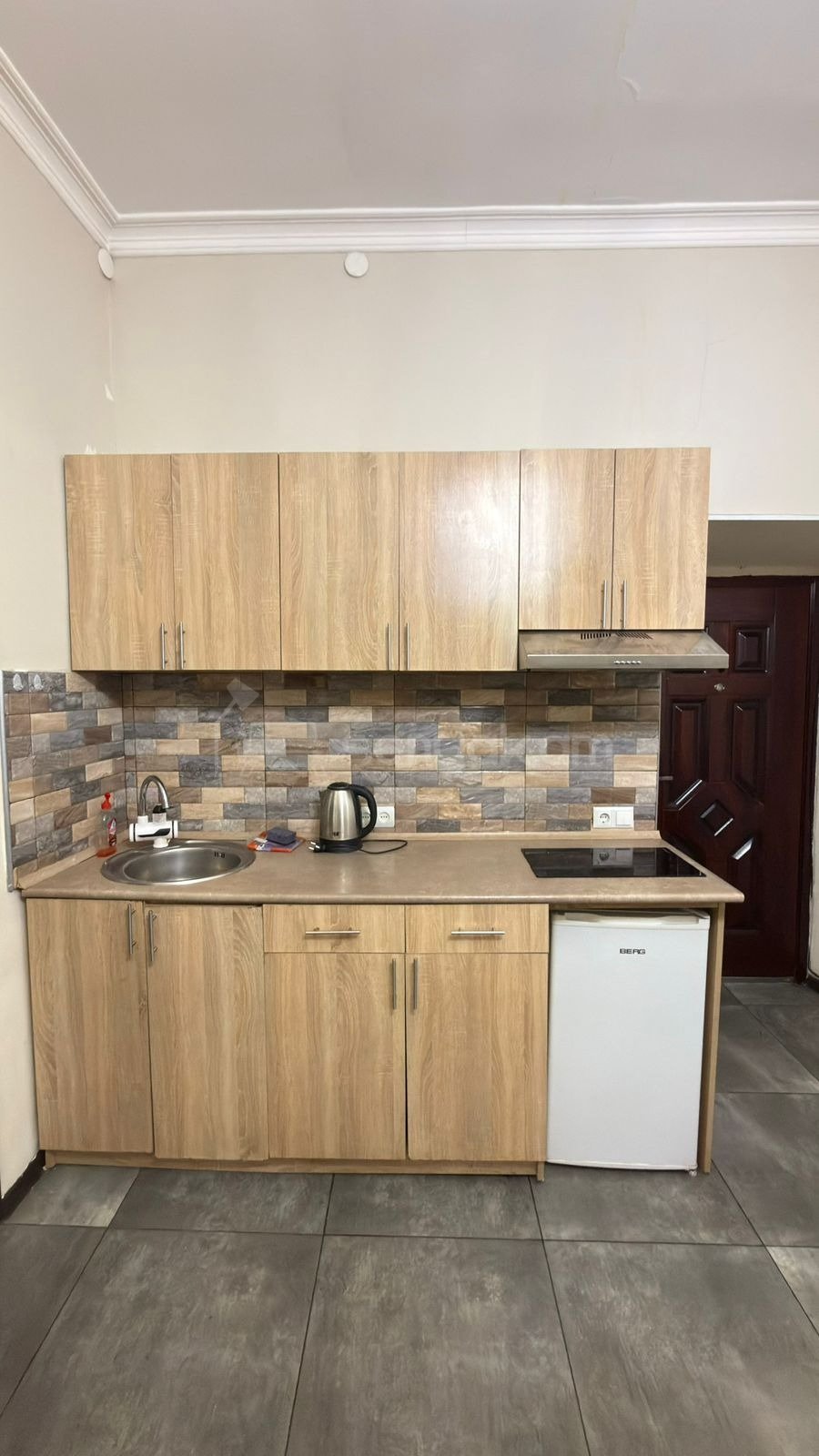 2 Սենյականոց Բնակարան Քարե Շենքում, 40քմ, 2/3 հարկ, Կապիտալ Վերանորոգված, Կահավորված, Արևկող