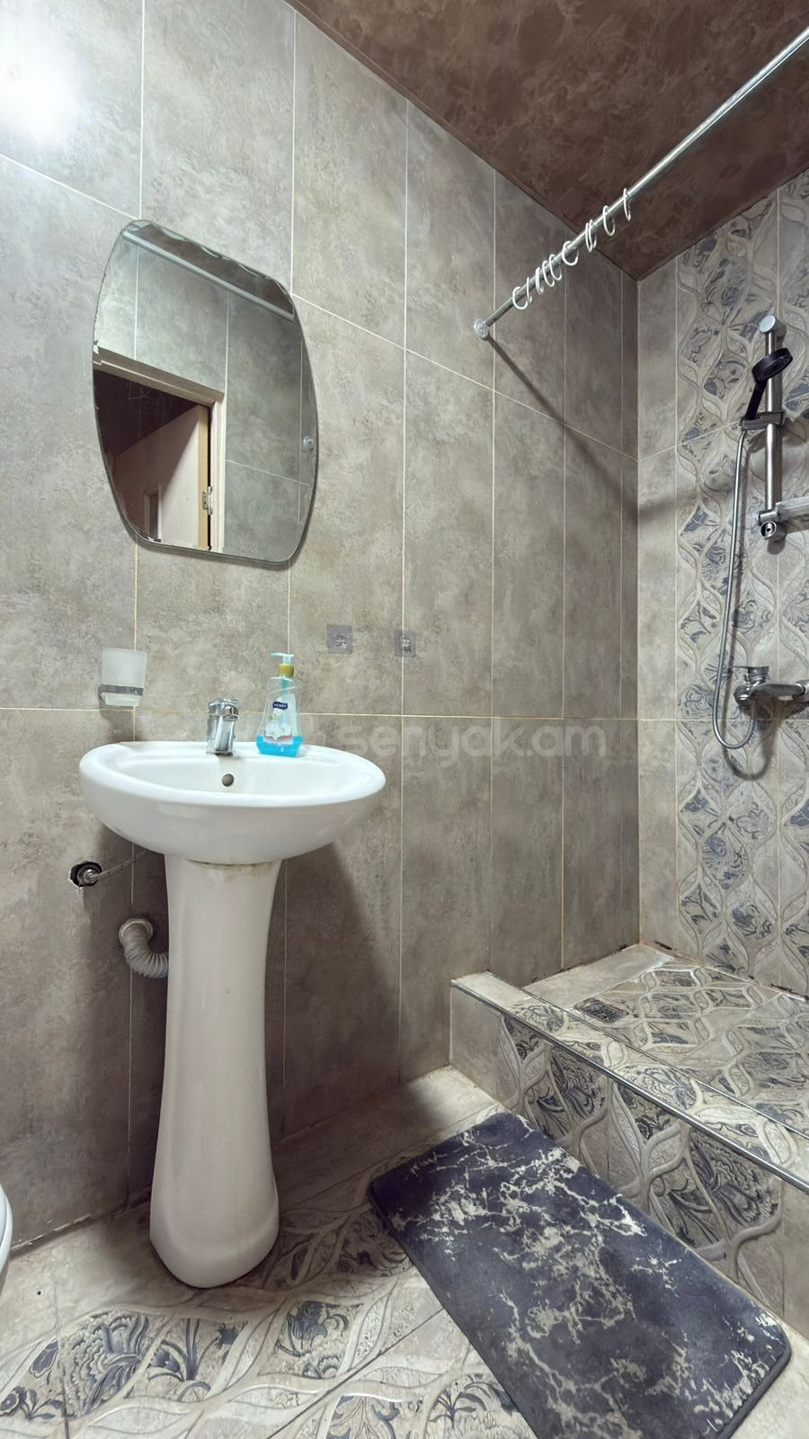 1 Սենյականոց Բնակարան Նորակառույց Քարե Շենքում, 30քմ, 2/3 հարկ, Կապիտալ Վերանորոգված, Կահավորված, Արևկող