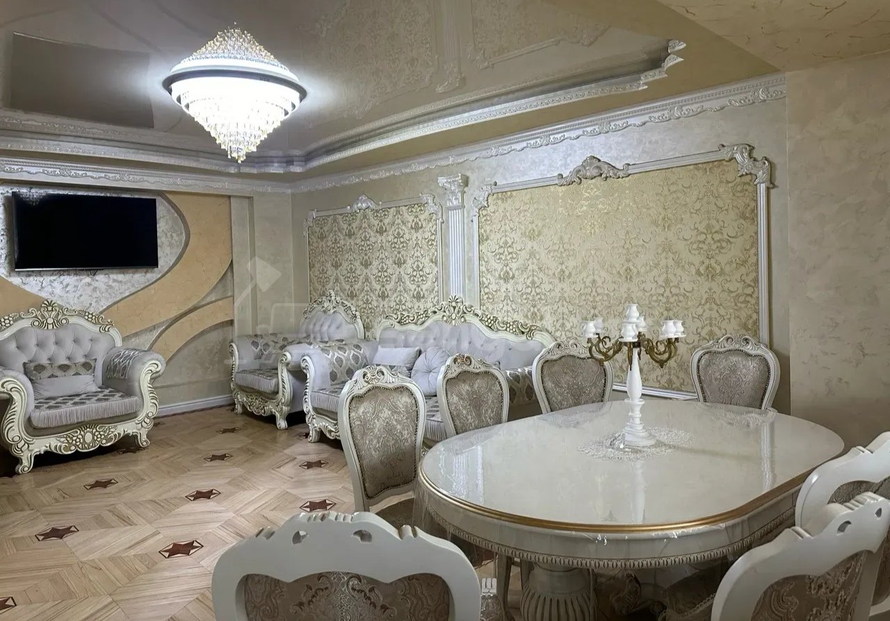 4 Սենյականոց Բնակարան, 150քմ, 2/10 հարկ, Նորմալ Վիճակում, Կահավորված