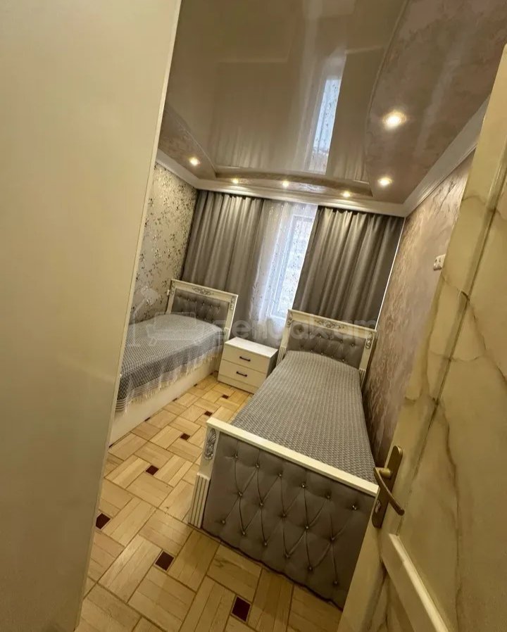 4 Սենյականոց Բնակարան, 150քմ, 2/10 հարկ, Նորմալ Վիճակում, Կահավորված