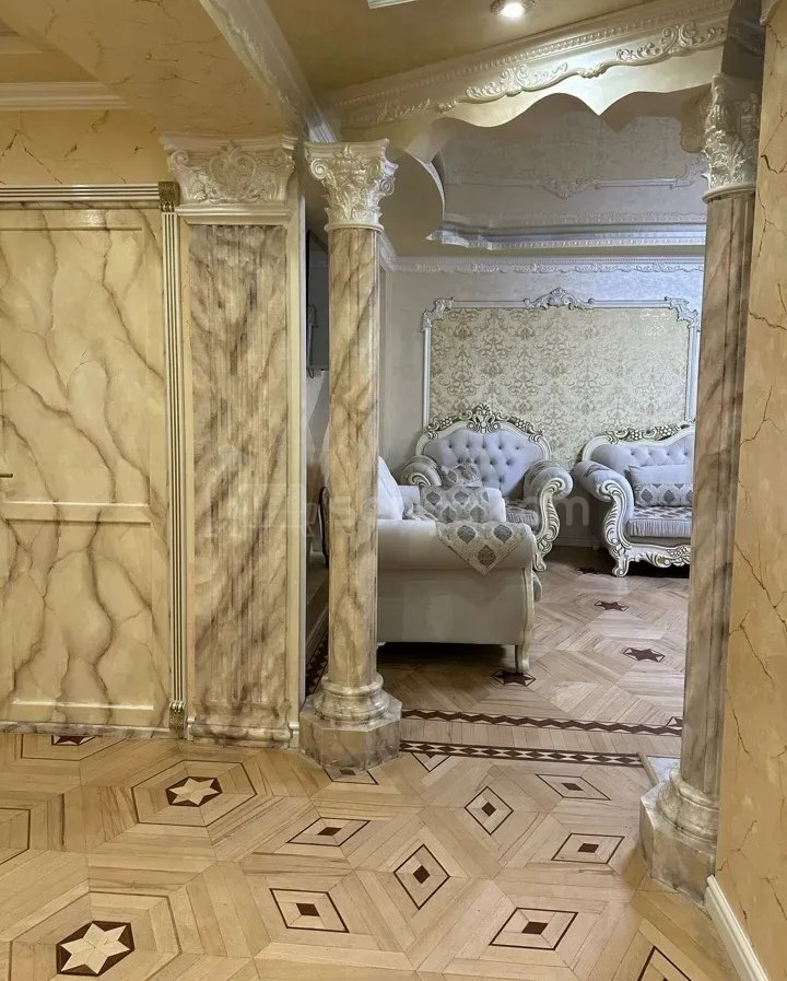 4 Սենյականոց Բնակարան, 150քմ, 2/10 հարկ, Նորմալ Վիճակում, Կահավորված