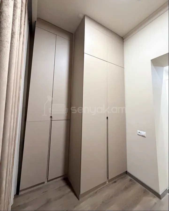 3 Սենյականոց Բնակարան Քարե Շենքում, 70քմ, 1/4 հարկ, Կապիտալ Վերանորոգված, Կահավորված