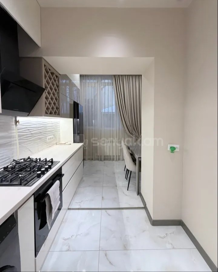 3 Սենյականոց Բնակարան Քարե Շենքում, 70քմ, 1/4 հարկ, Կապիտալ Վերանորոգված, Կահավորված