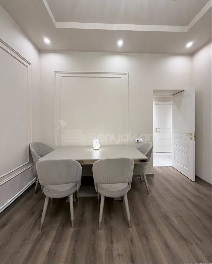 3 Սենյականոց Բնակարան Քարե Շենքում, 70քմ, 1/4 հարկ, Կապիտալ Վերանորոգված, Կահավորված