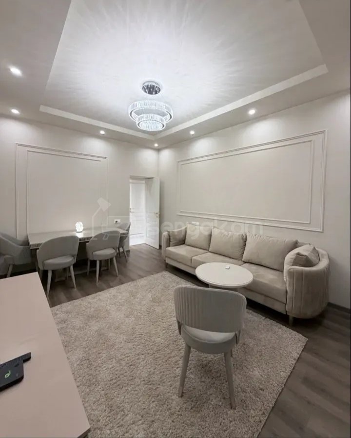 3 Սենյականոց Բնակարան Քարե Շենքում, 70քմ, 1/4 հարկ, Կապիտալ Վերանորոգված, Կահավորված