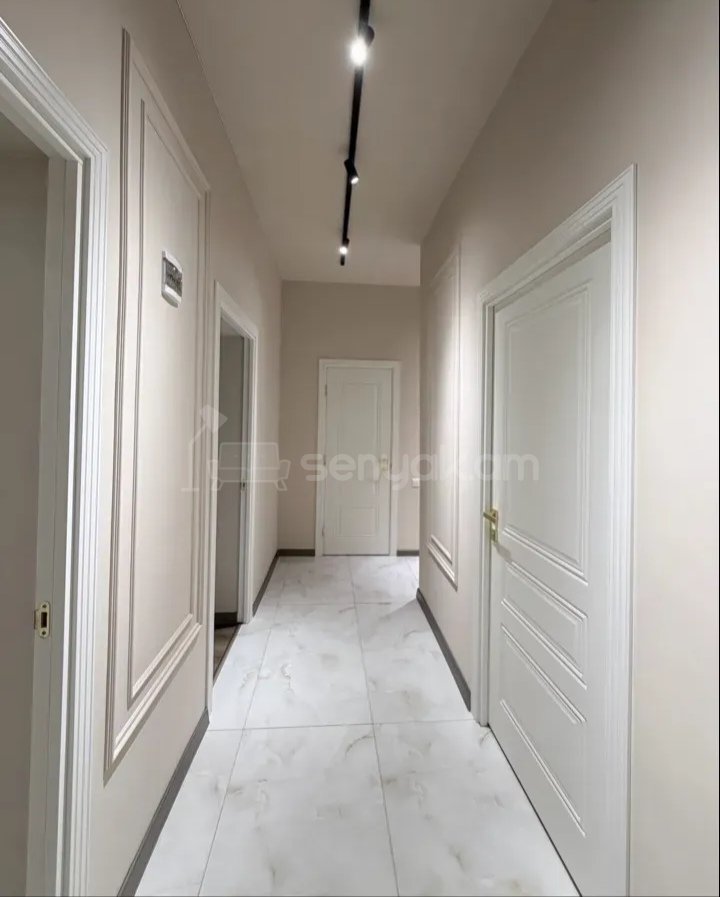 3 Սենյականոց Բնակարան Քարե Շենքում, 70քմ, 1/4 հարկ, Կապիտալ Վերանորոգված, Կահավորված