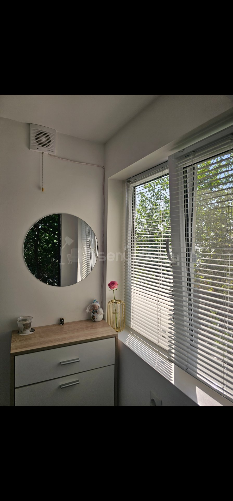 1 Սենյականոց Բնակարան Քարե Շենքում, 28քմ, 1/2 հարկ, Դիզայներական Վերանորոգված, Կահավորված, Արևկող