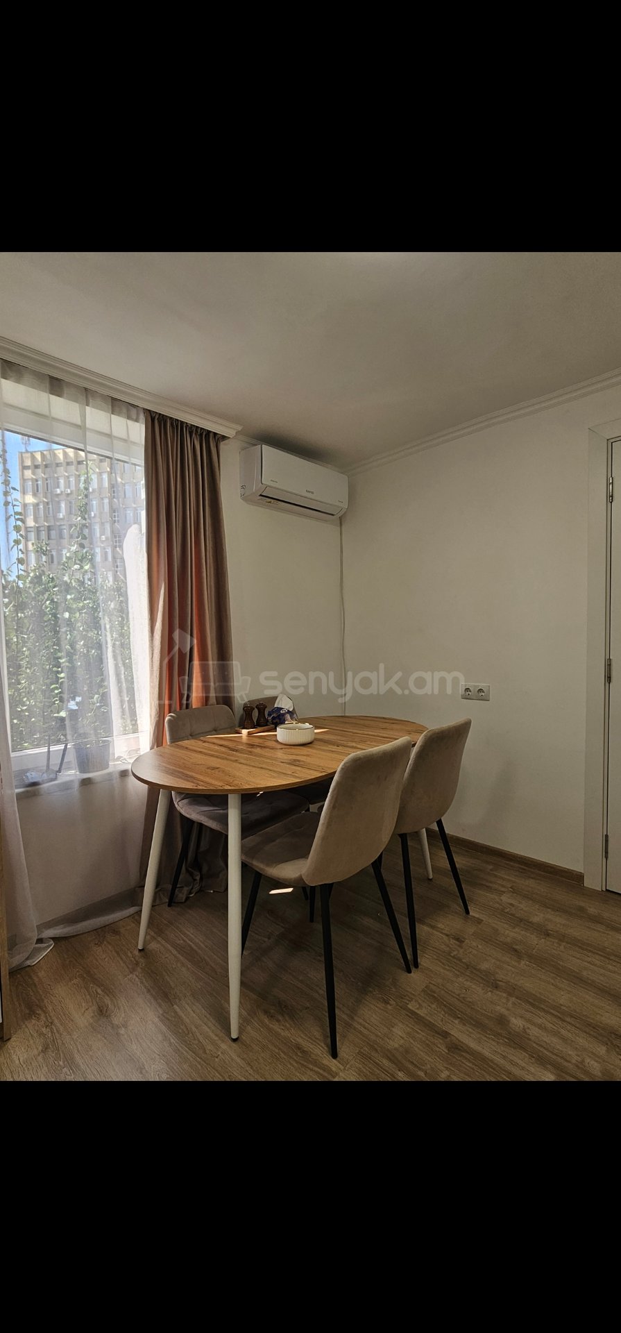 1 Սենյականոց Բնակարան Քարե Շենքում, 28քմ, 1/2 հարկ, Դիզայներական Վերանորոգված, Կահավորված, Արևկող