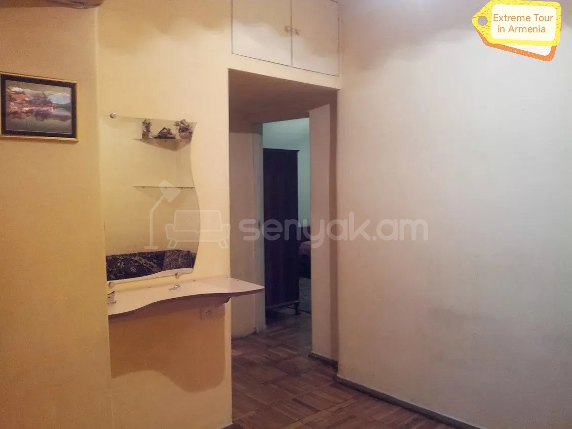 2 Սենյականոց Բնակարան Քարե Շենքում, 72քմ, 5/6 հարկ, Նորմալ Վիճակում, Կահավորված, Արևկող