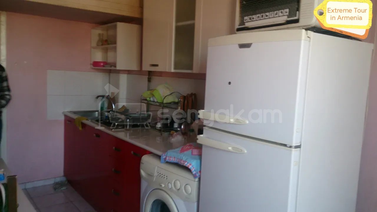 2 Սենյականոց Բնակարան Քարե Շենքում, 72քմ, 5/6 հարկ, Նորմալ Վիճակում, Կահավորված, Արևկող