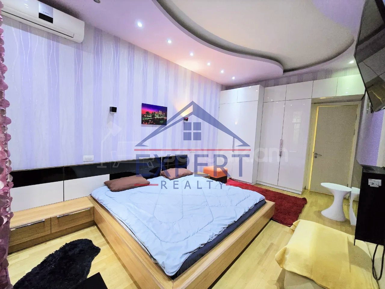 3 Սենյականոց Բնակարան Քարե Շենքում, 118քմ, 3/3 հարկ, Դիզայներական Վերանորոգված, Կահավորված, Արևկող