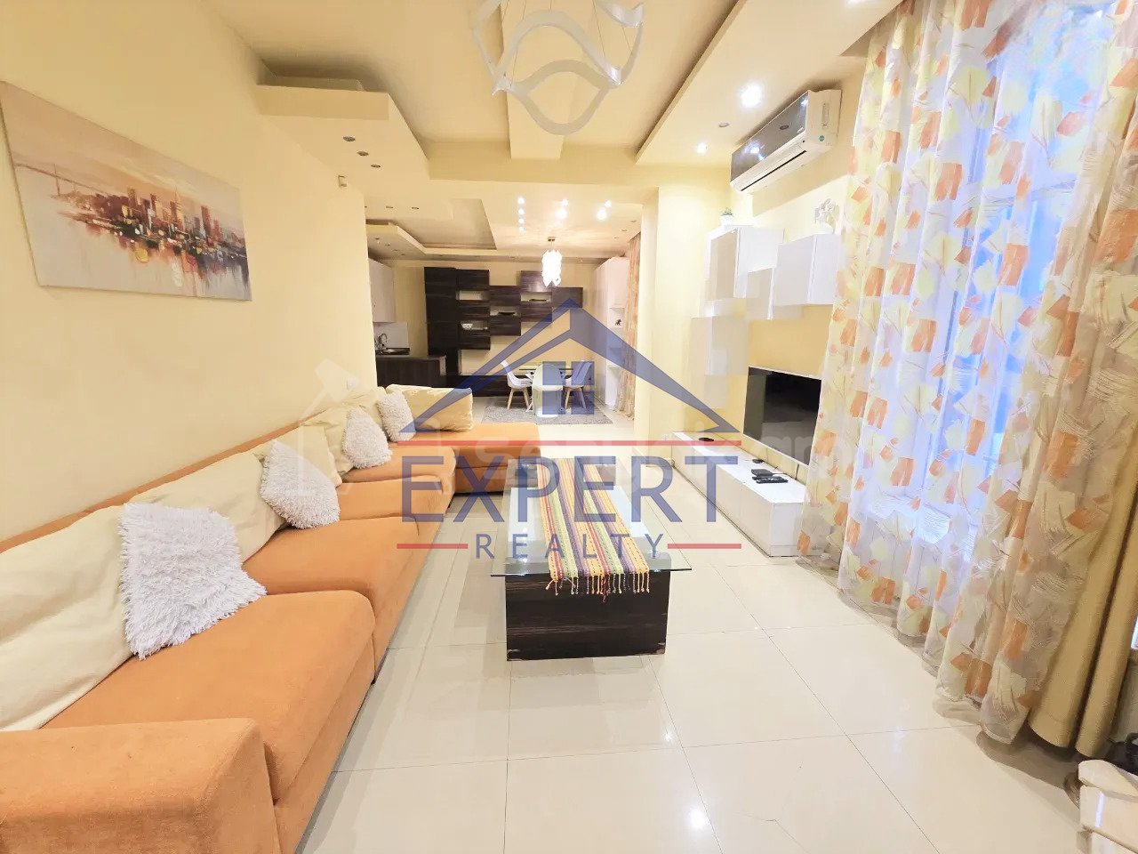 3 Սենյականոց Բնակարան Քարե Շենքում, 118քմ, 3/3 հարկ, Դիզայներական Վերանորոգված, Կահավորված, Արևկող