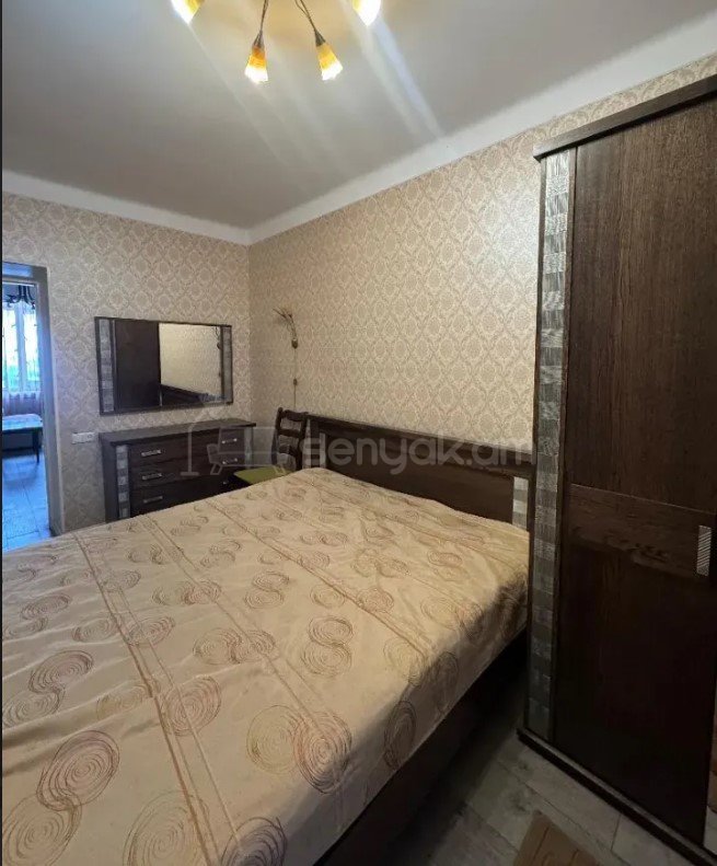 3 Սենյականոց Բնակարան Քարե Շենքում, 60քմ, 3/5 հարկ, Կապիտալ Վերանորոգված, Կահավորված