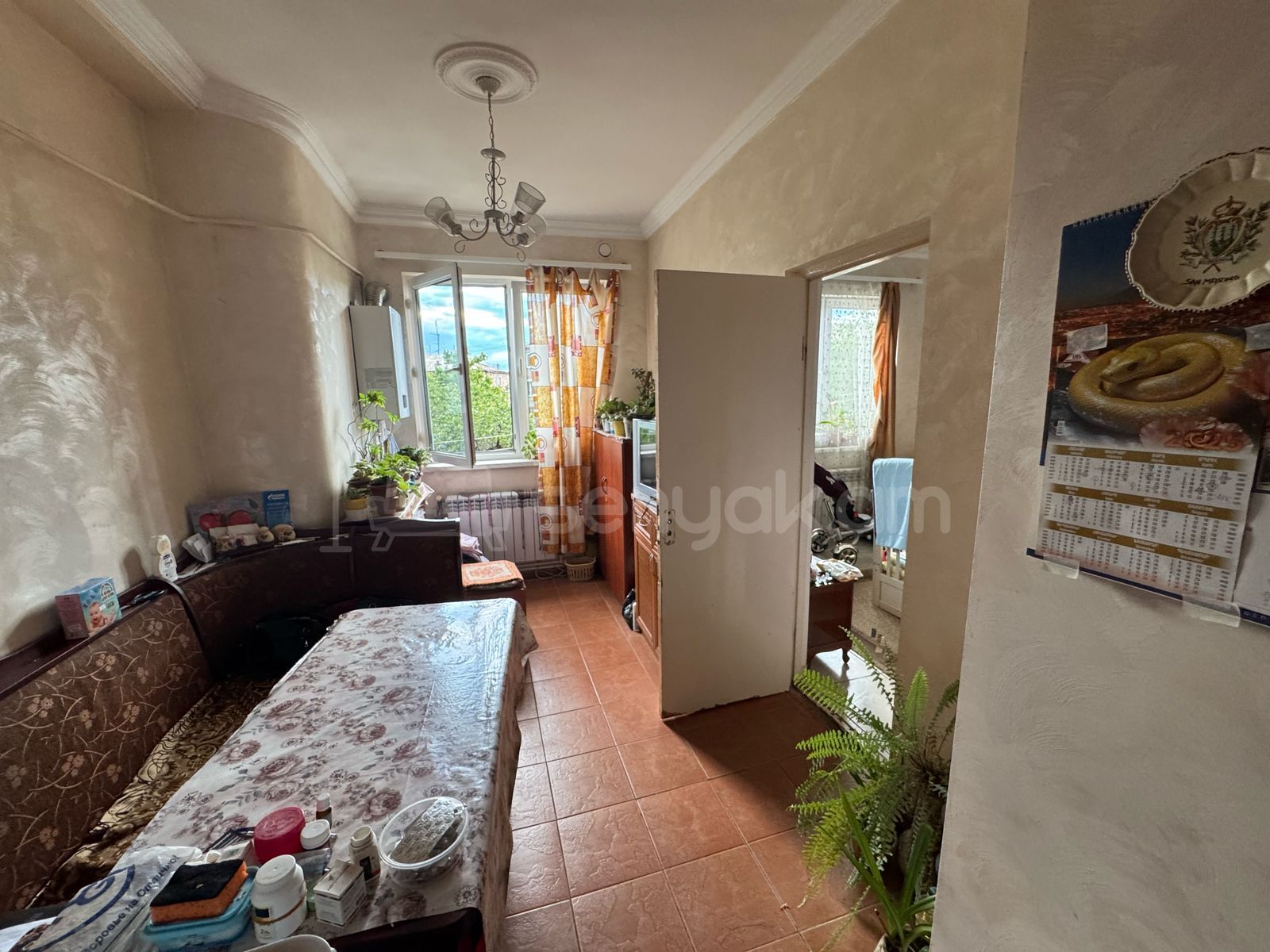 3 Սենյականոց Բնակարան Քարե Շենքում, 70քմ, 2/5 հարկ, Նորմալ Վիճակում