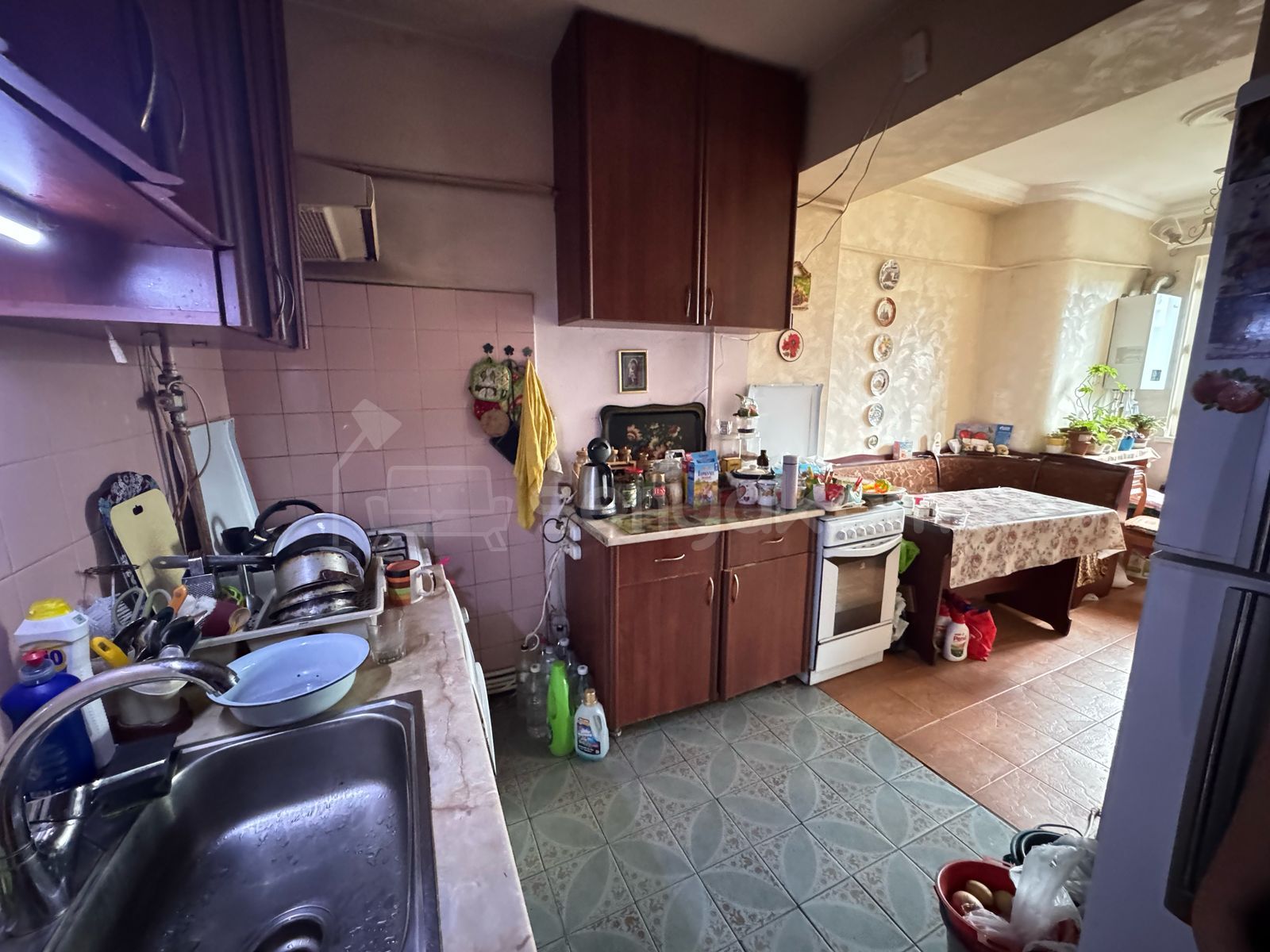 3 Սենյականոց Բնակարան Քարե Շենքում, 70քմ, 2/5 հարկ, Նորմալ Վիճակում