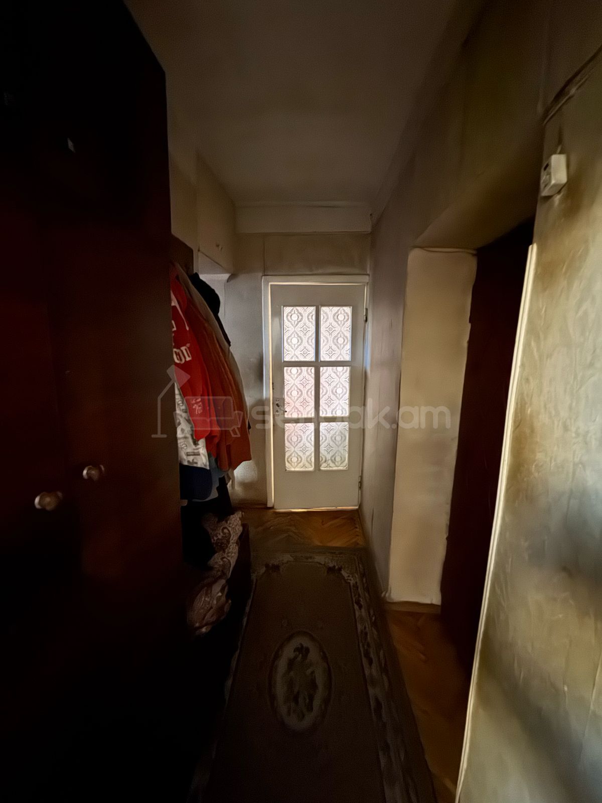 3 Սենյականոց Բնակարան Քարե Շենքում, 70քմ, 2/5 հարկ, Նորմալ Վիճակում