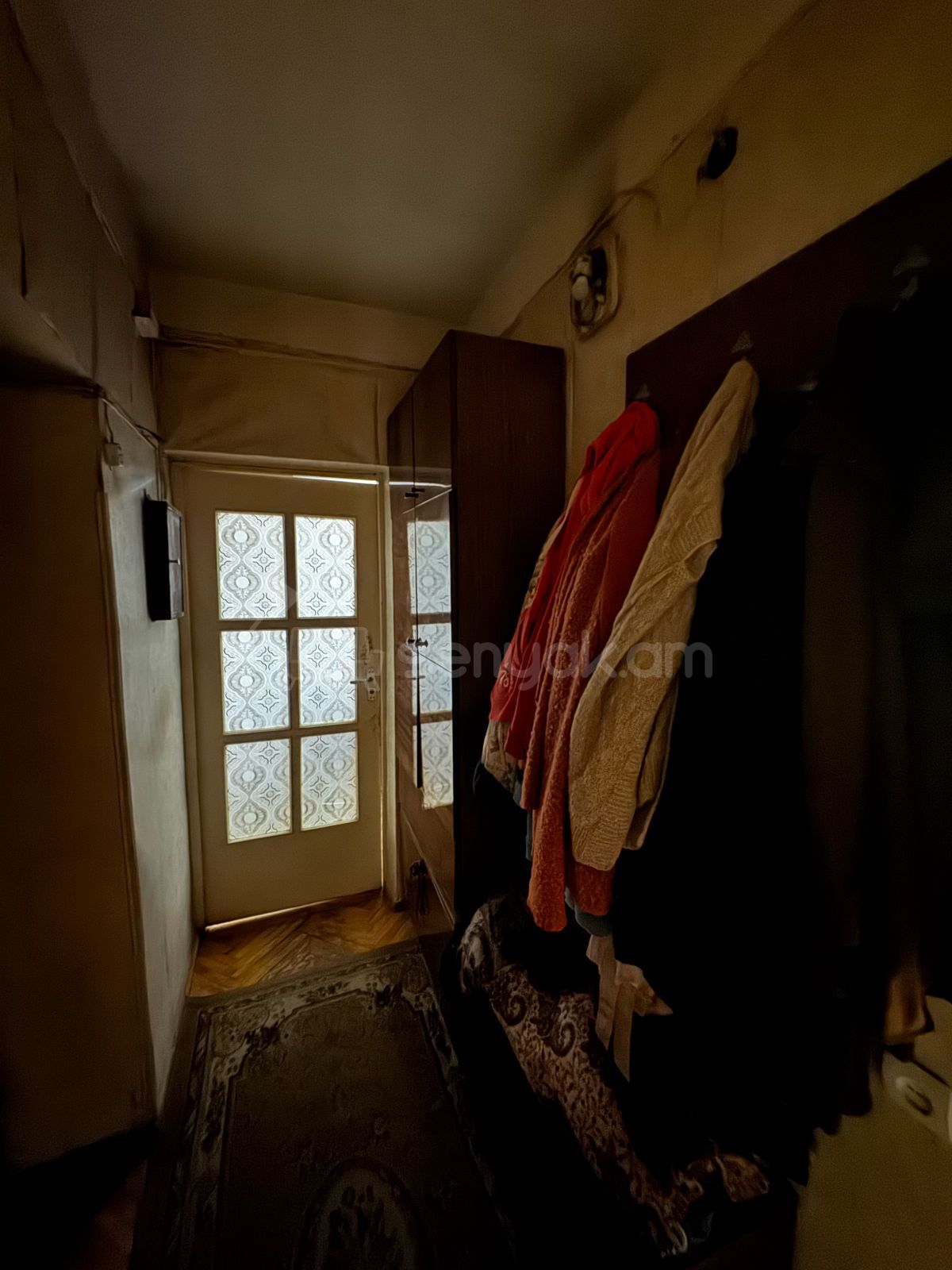 3 Սենյականոց Բնակարան Քարե Շենքում, 70քմ, 2/5 հարկ, Նորմալ Վիճակում