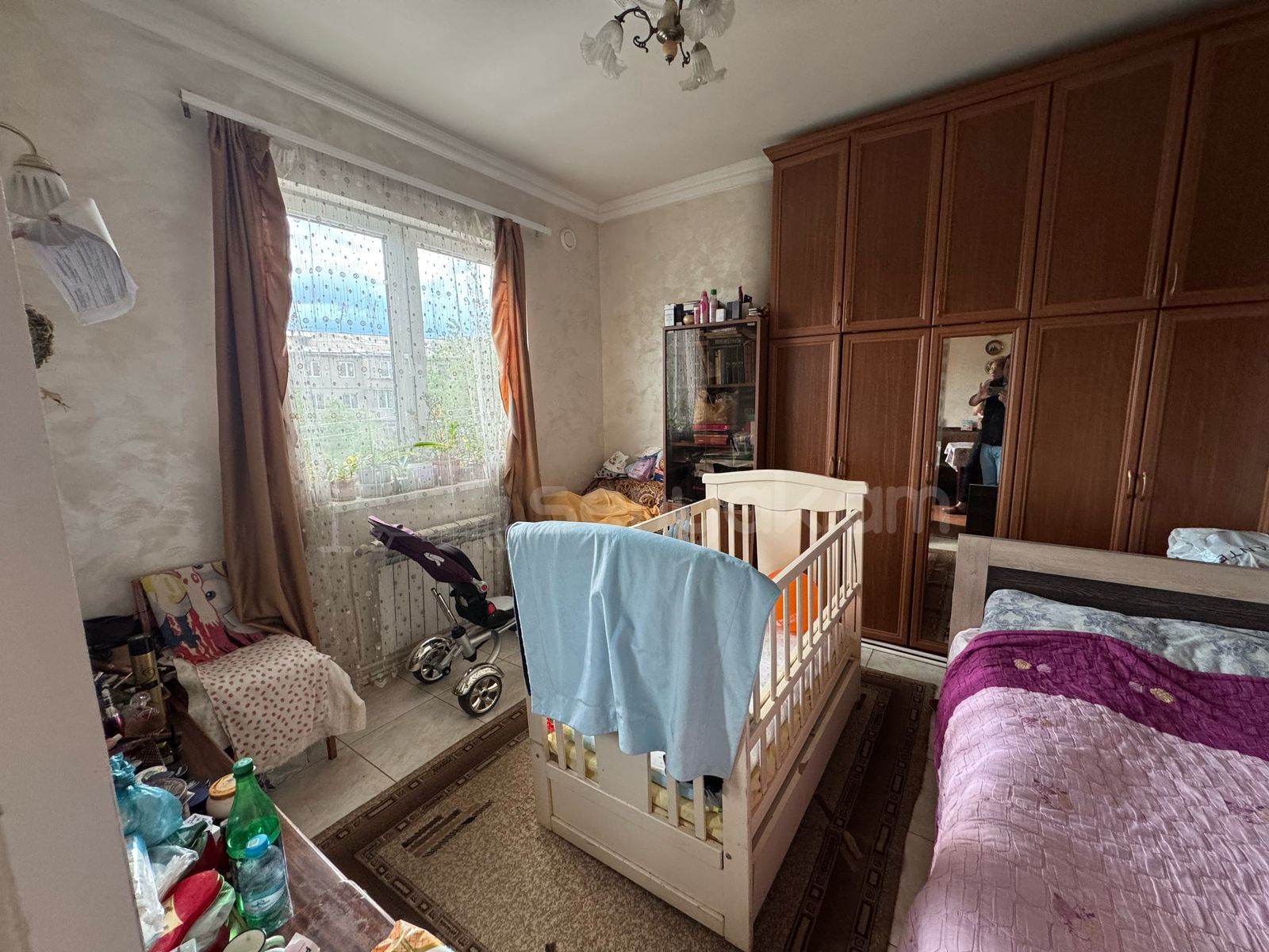 3 Սենյականոց Բնակարան Քարե Շենքում, 70քմ, 2/5 հարկ, Նորմալ Վիճակում