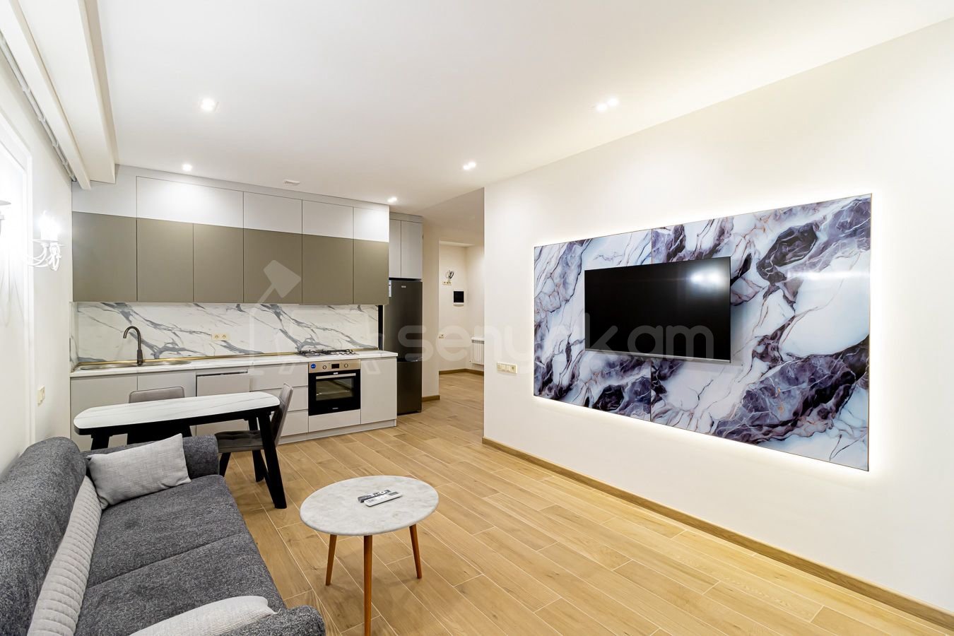 2 Սենյականոց Բնակարան Նորակառույցում, 65քմ, 9/16 հարկ, Դիզայներական Վերանորոգված, Կահավորված, Արևկող