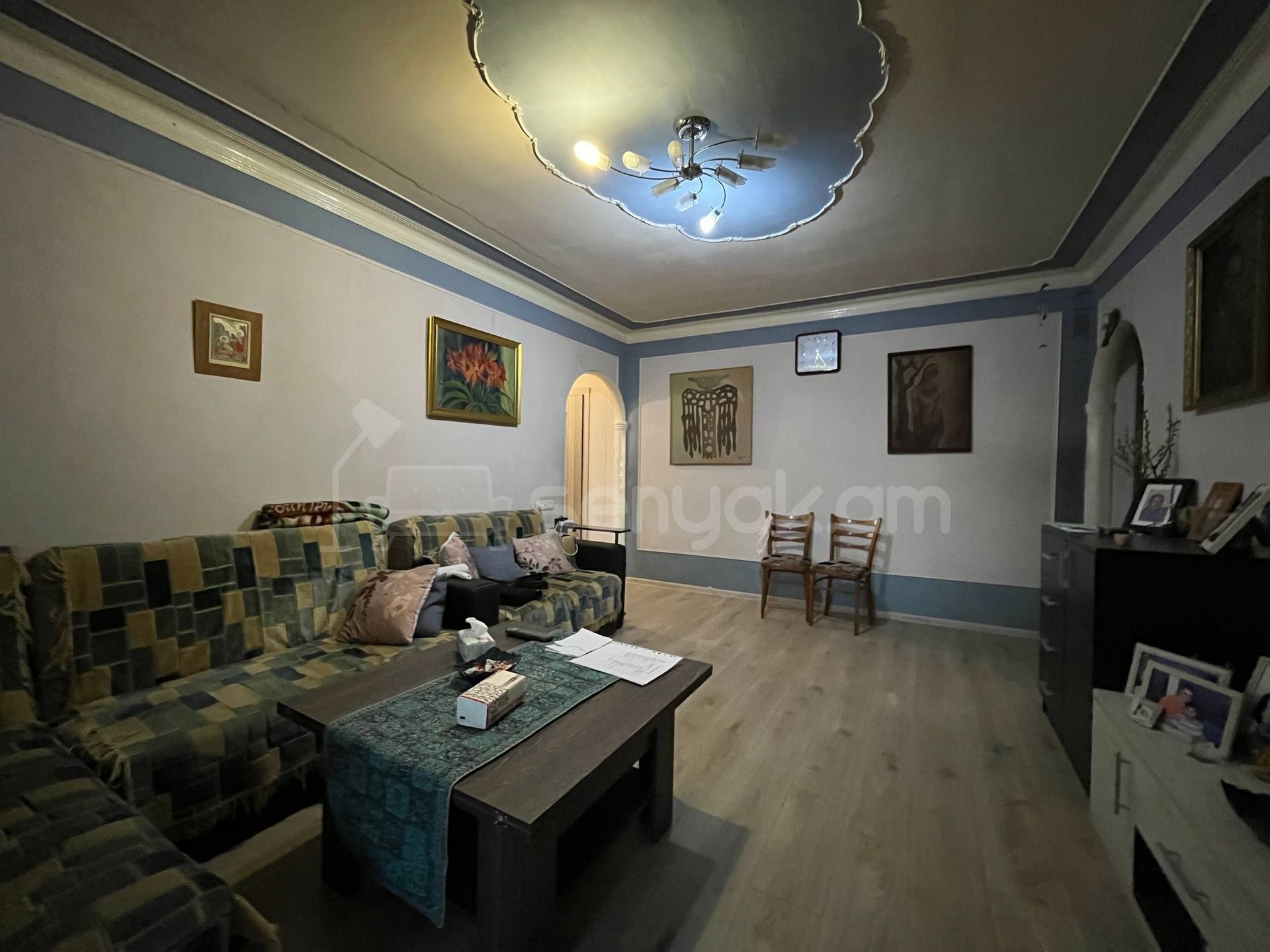 3 Սենյականոց Բնակարան Քարե Շենքում, 79քմ, 3/5 հարկ, Նորմալ Վիճակում, Կահավորված, Արևկող