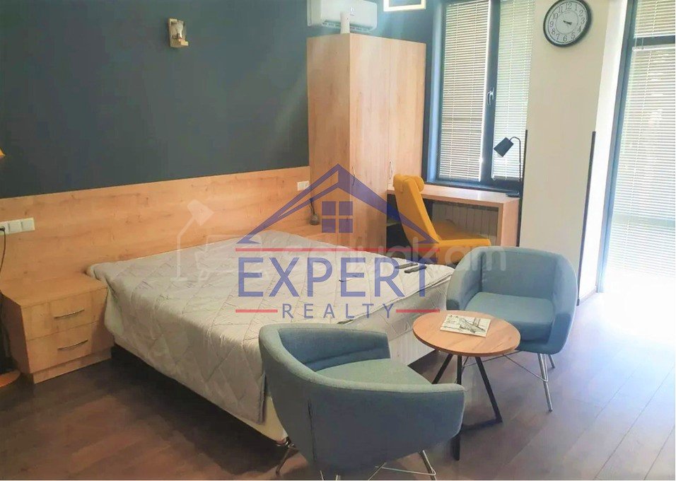 1 Սենյականոց Բնակարան, 40քմ, 1/8 հարկ, Դիզայներական Վերանորոգված, Կահավորված