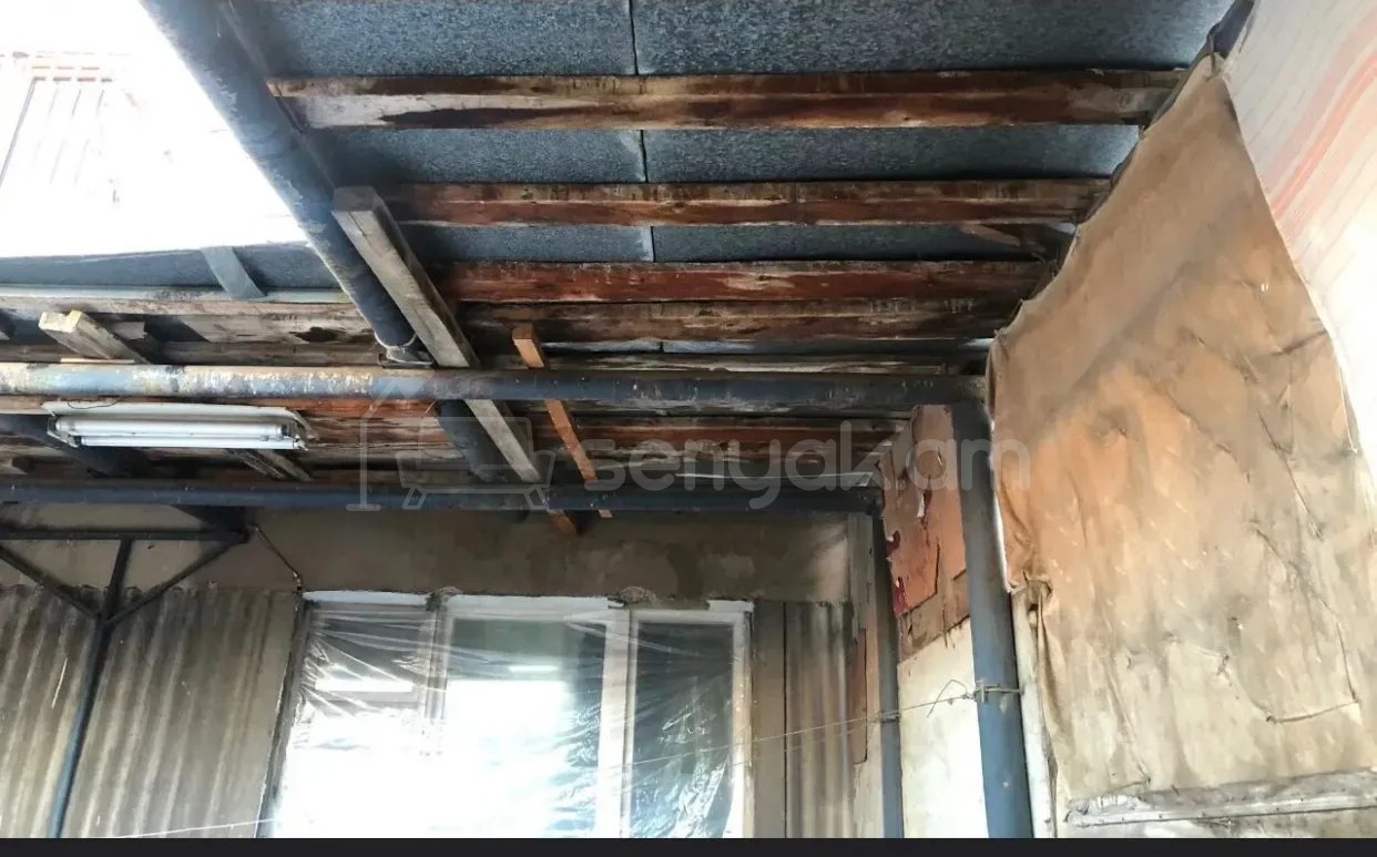 1 Սենյականոց Բնակարան Քարե Շենքում, 40քմ, 1/4 հարկ, Նորմալ Վիճակում, Կահավորված, Արևկող