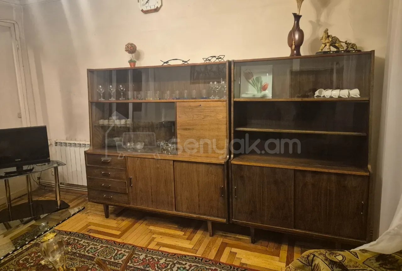 2 Սենյականոց Բնակարան Քարե Շենքում, 64քմ, 3/9 հարկ, Նորմալ Վիճակում, Կահավորված, Արևկող