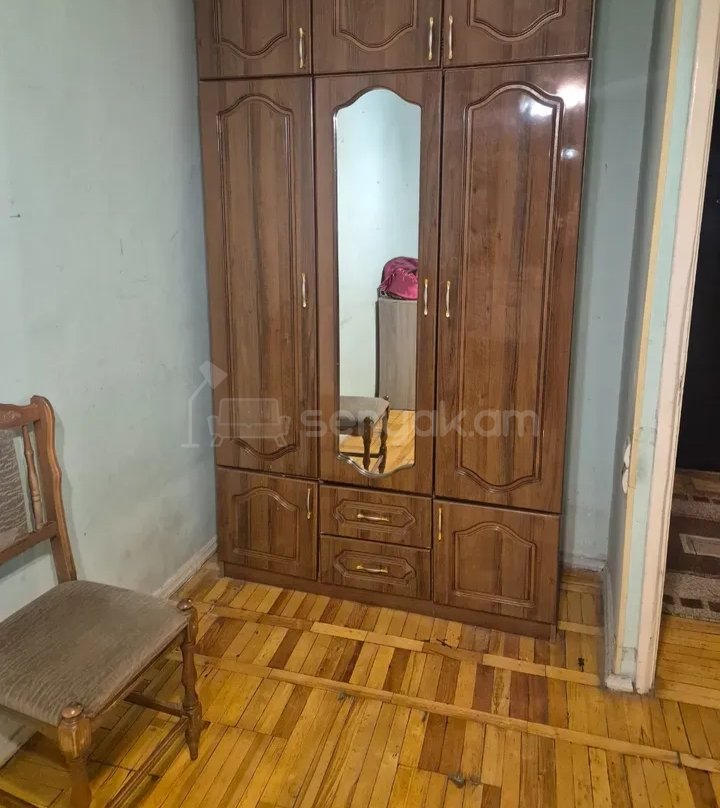 2 Սենյականոց Բնակարան Քարե Շենքում, 64քմ, 3/9 հարկ, Նորմալ Վիճակում, Կահավորված, Արևկող