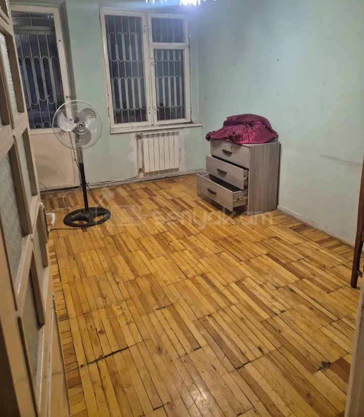 2 Սենյականոց Բնակարան Քարե Շենքում, 64քմ, 3/9 հարկ, Նորմալ Վիճակում, Կահավորված, Արևկող