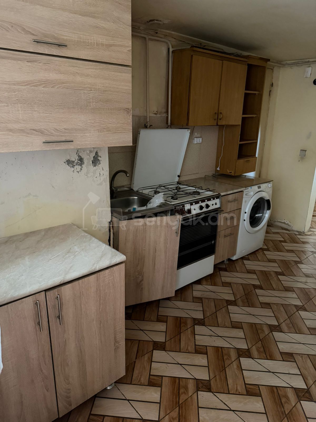 2 Սենյականոց Բնակարան Քարե Շենքում, 48քմ, 1/1 հարկ, Նորմալ Վիճակում, Կահավորված