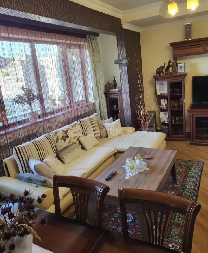 3 Սենյականոց Բնակարան, 77քմ, 5/9 հարկ, Նորմալ Վիճակում, Կահավորված, Արևկող