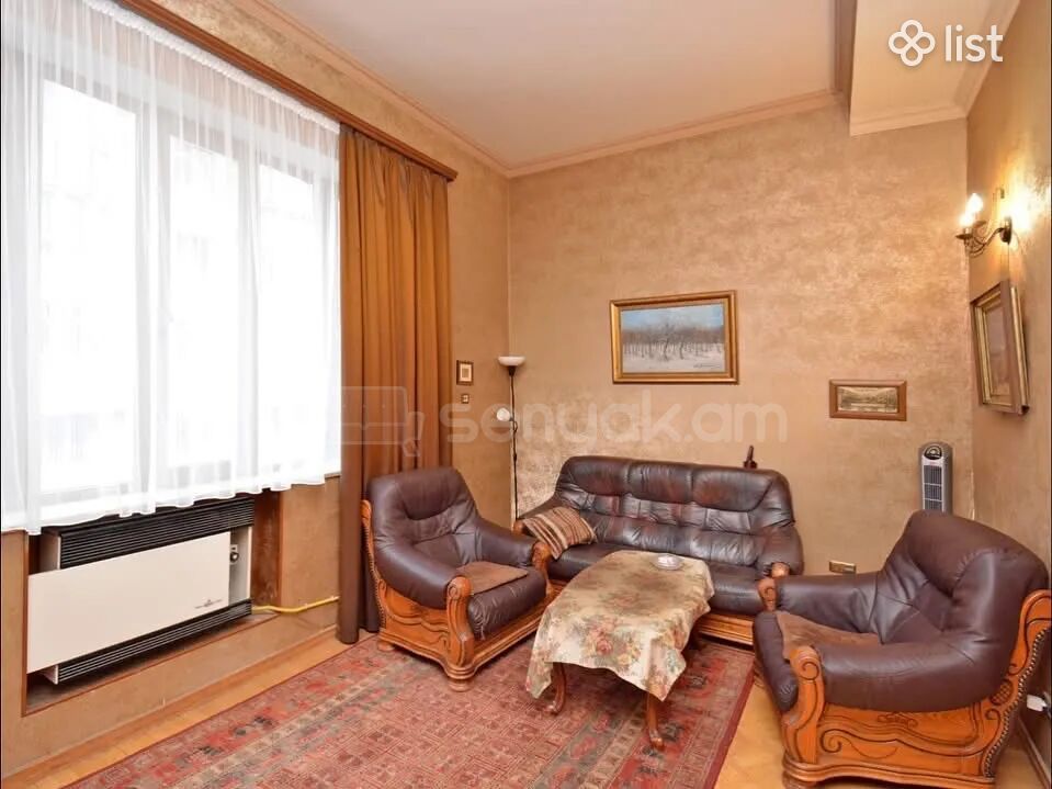 4 Սենյականոց Բնակարան Քարե Շենքում, 130քմ, 2/4 հարկ, Նորմալ Վիճակում