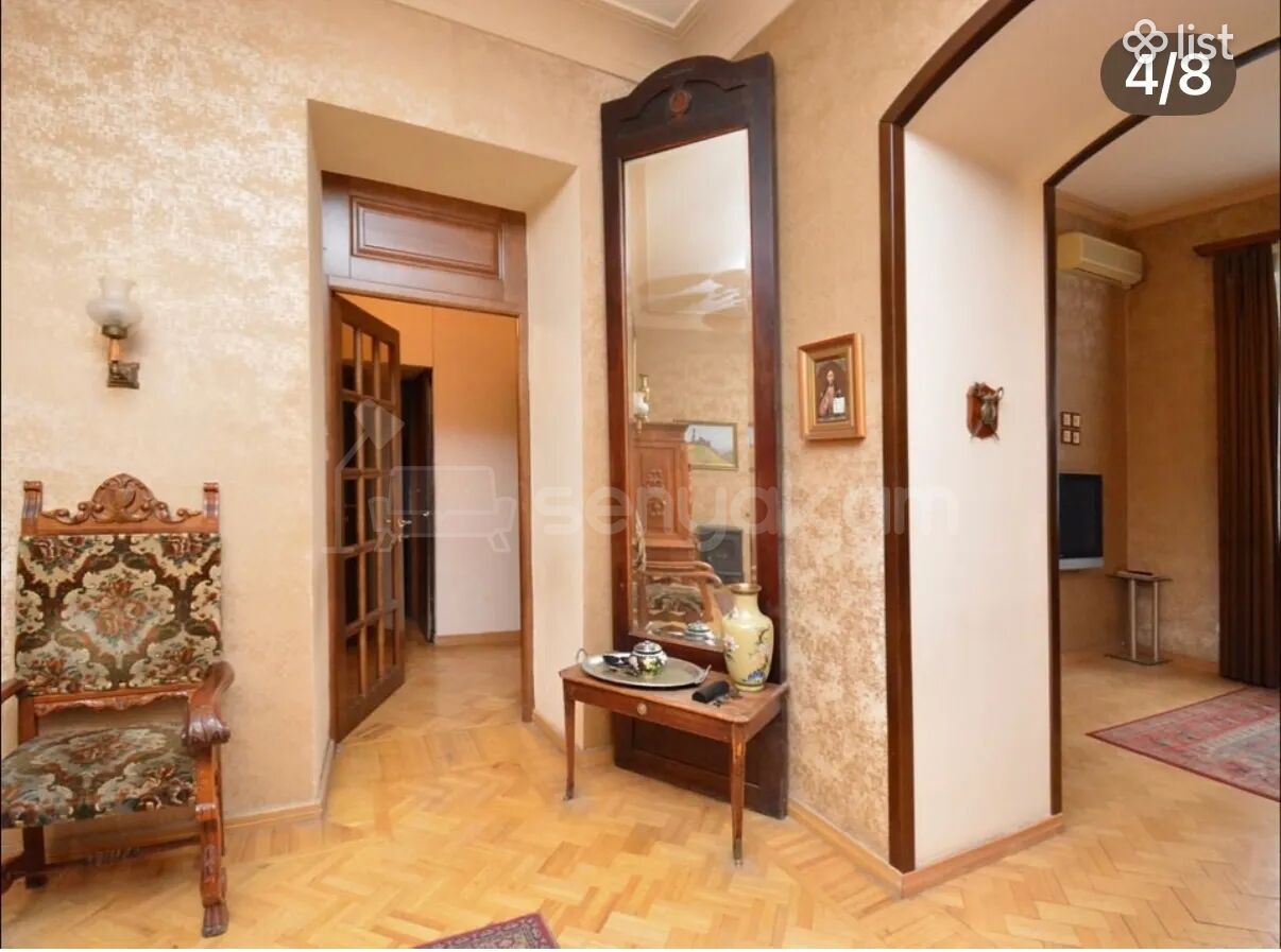 4 Սենյականոց Բնակարան Քարե Շենքում, 130քմ, 2/4 հարկ, Նորմալ Վիճակում