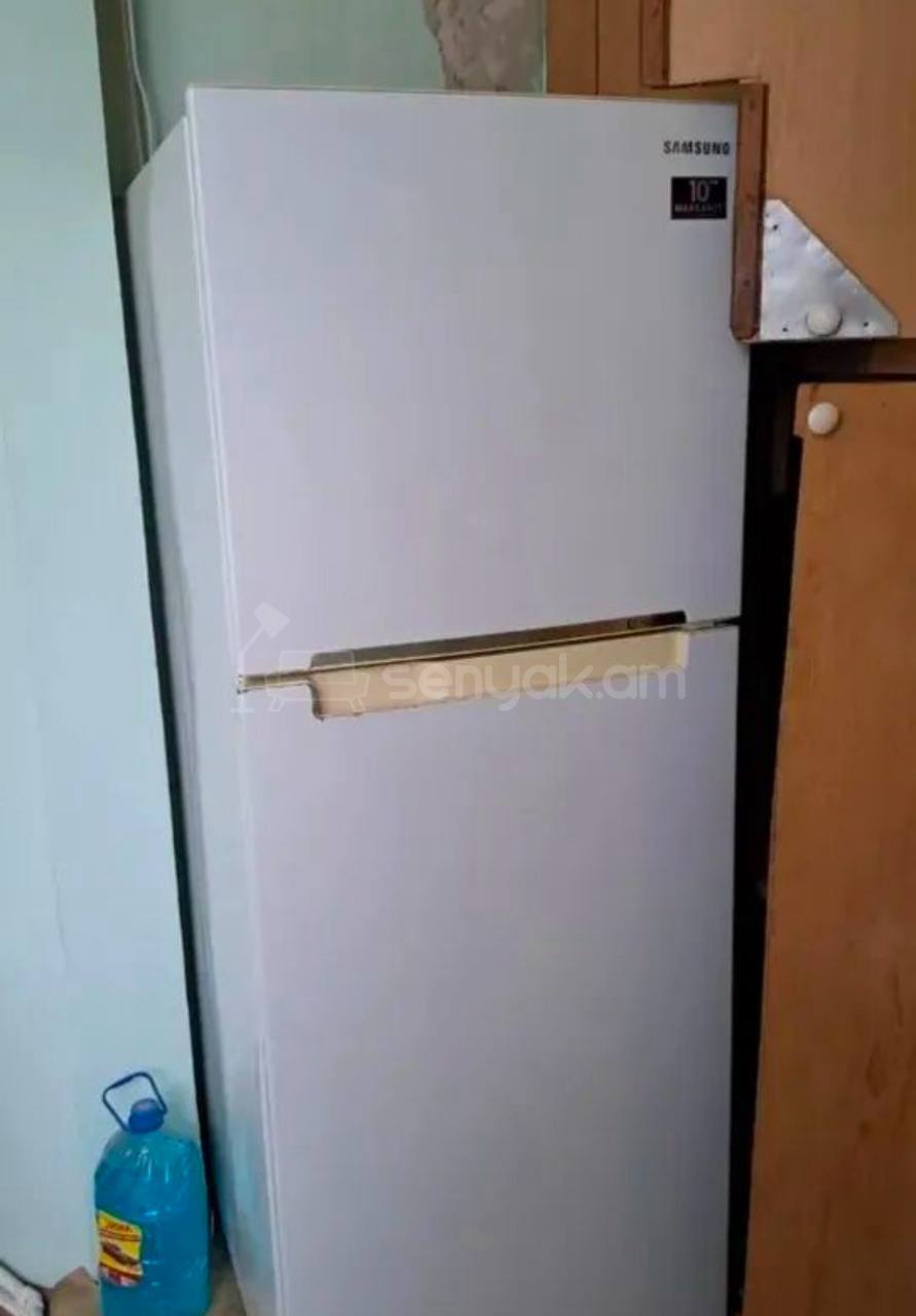 2 Սենյականոց Բնակարան Քարե Շենքում, 63քմ, 5/5 հարկ, Նորմալ Վիճակում, Կահավորված, Արևկող