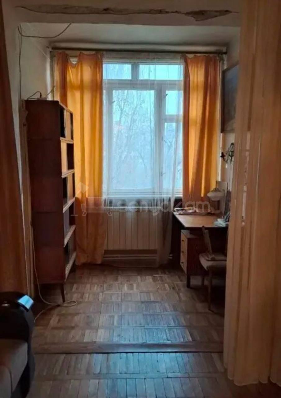 2 Սենյականոց Բնակարան Քարե Շենքում, 63քմ, 5/5 հարկ, Նորմալ Վիճակում, Կահավորված, Արևկող