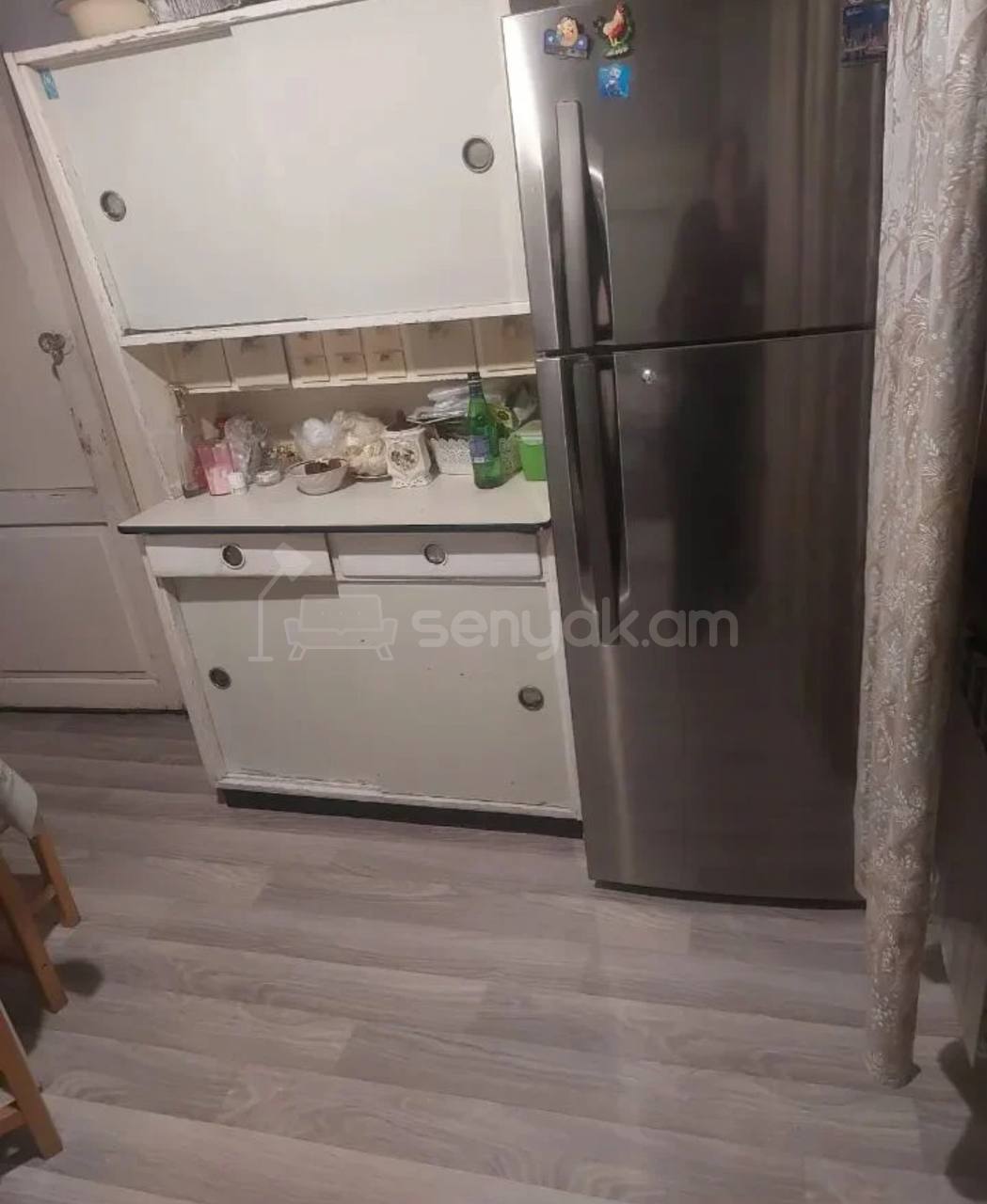 3 Սենյականոց Բնակարան Քարե Շենքում, 80քմ, 4/5 հարկ, Նորմալ Վիճակում, Կահավորված, Արևկող