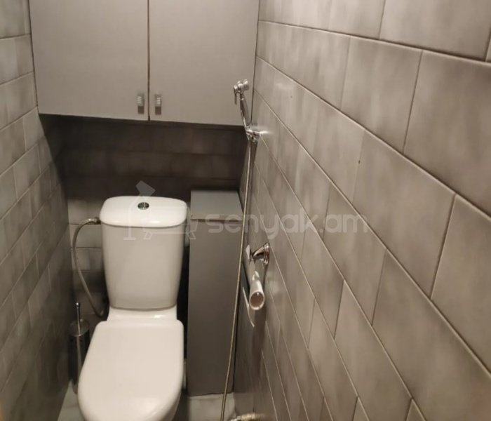 3 Սենյականոց Բնակարան Քարե Շենքում, 80քմ, 5/6 հարկ, Կապիտալ Վերանորոգված