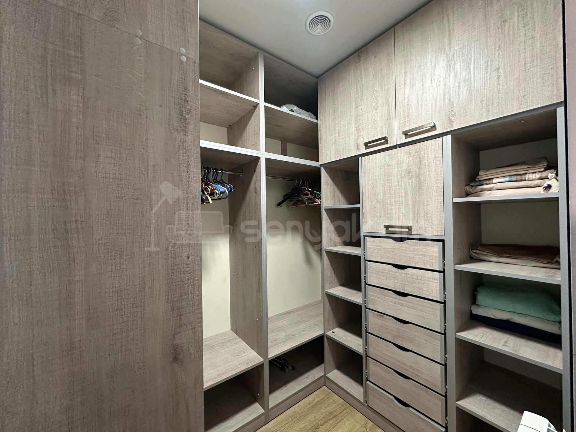 Օֆիսային Տարածք, 235քմ, Կապիտալ Վերանորոգված