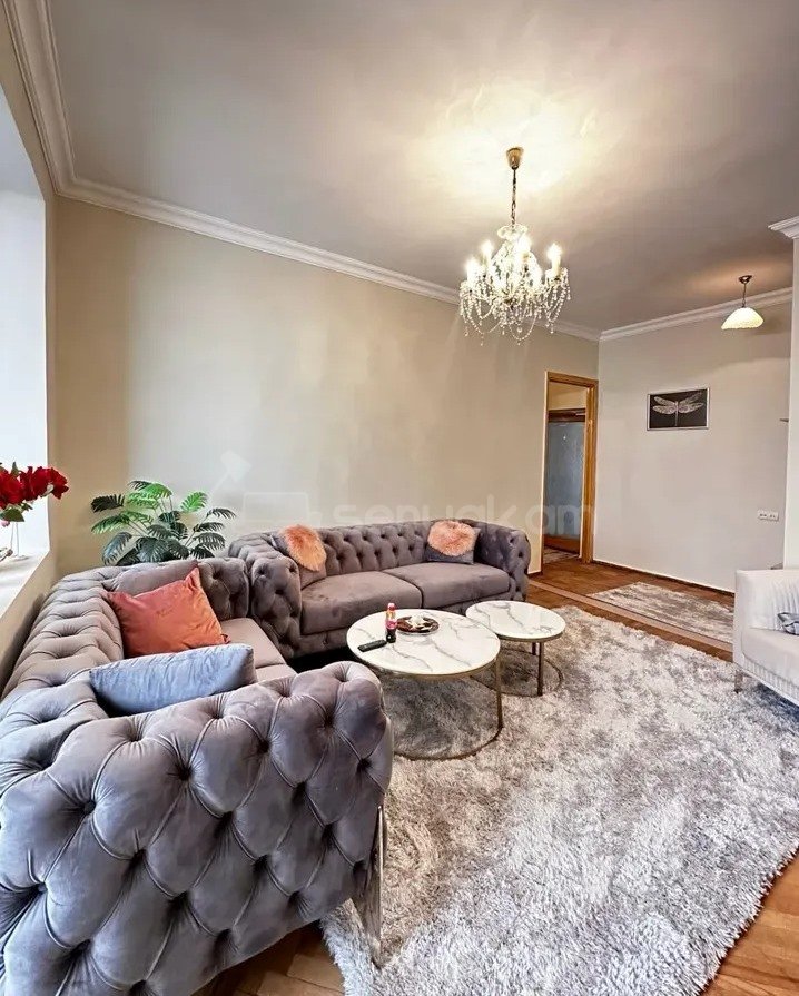 3 Սենյականոց Բնակարան Քարե Շենքում, 65քմ, 4/4 հարկ, Կապիտալ Վերանորոգված, Կահավորված, Արևկող