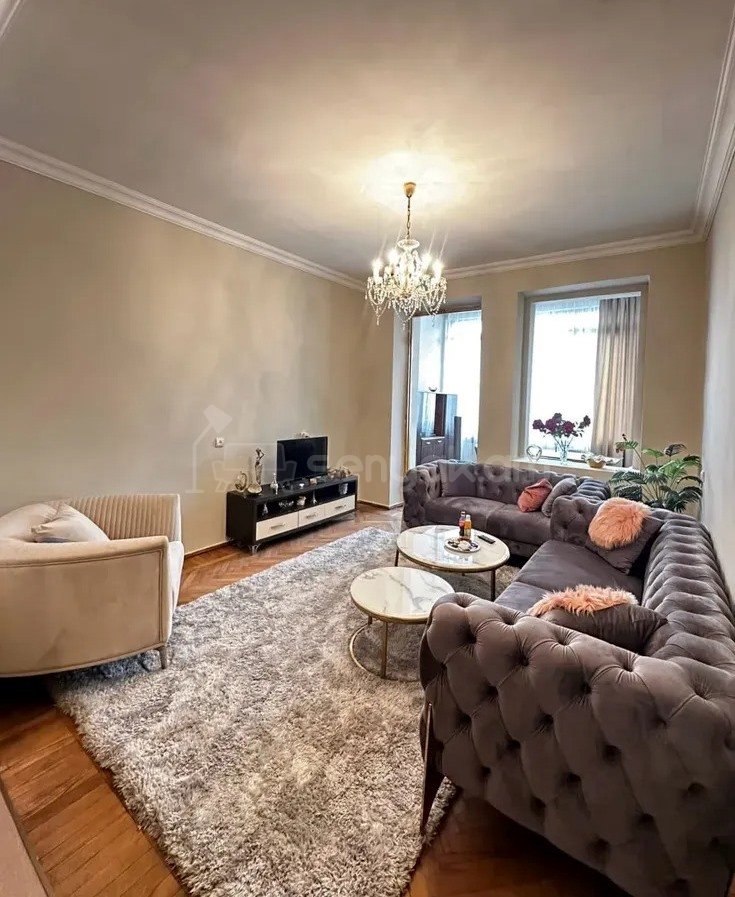 3 Սենյականոց Բնակարան Քարե Շենքում, 65քմ, 4/4 հարկ, Կապիտալ Վերանորոգված, Կահավորված, Արևկող