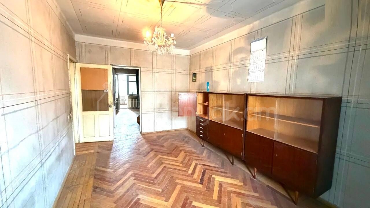 2 Սենյականոց Բնակարան Քարե Շենքում, 54քմ, 3/5 հարկ, Պետական Վիճակում